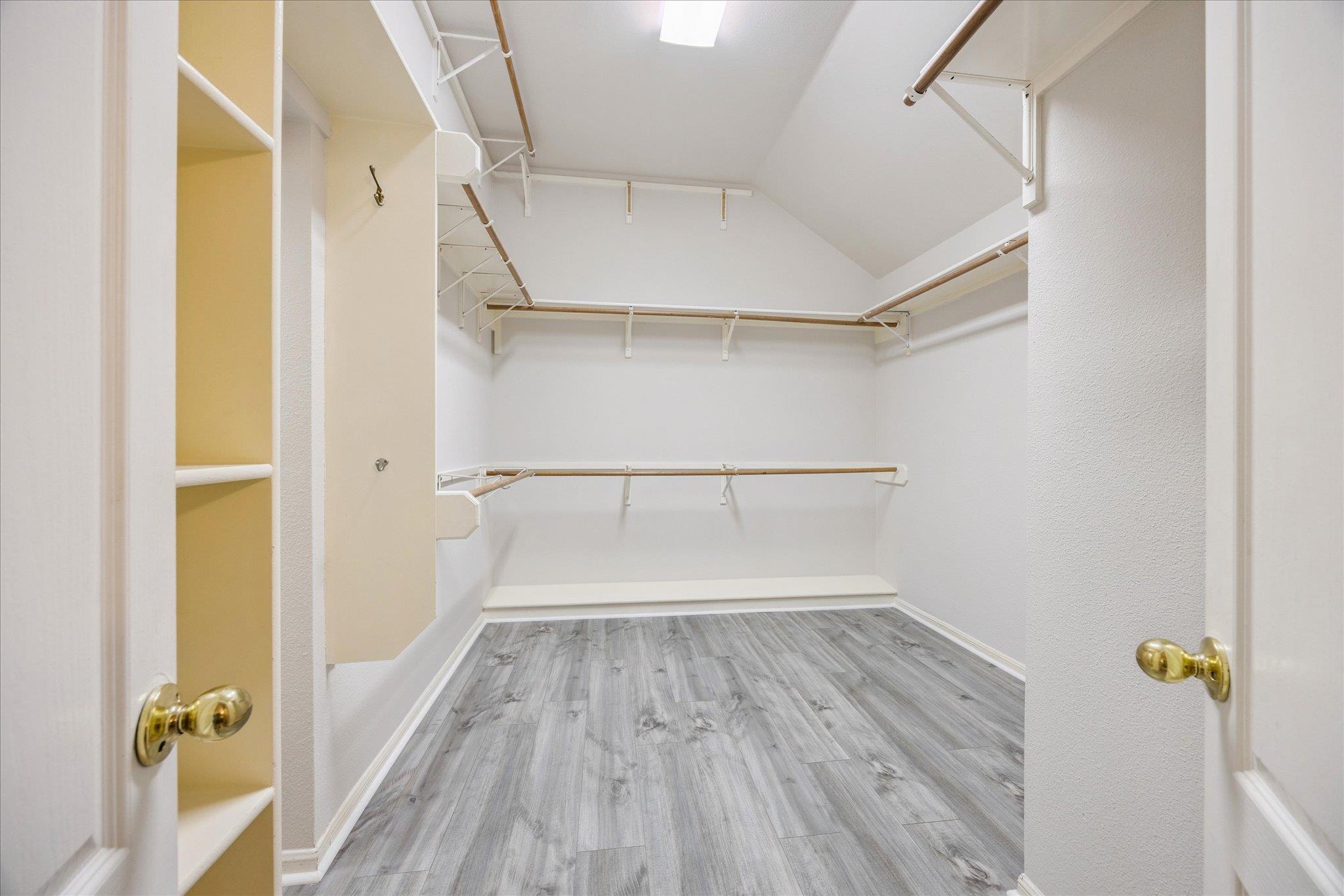 6 Muirfield Greens Cv, Lakeway, TX 78738