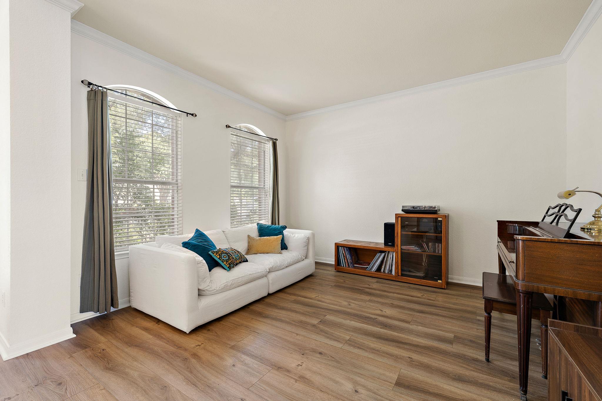 403 Keenland Dr, Georgetown, TX 78626