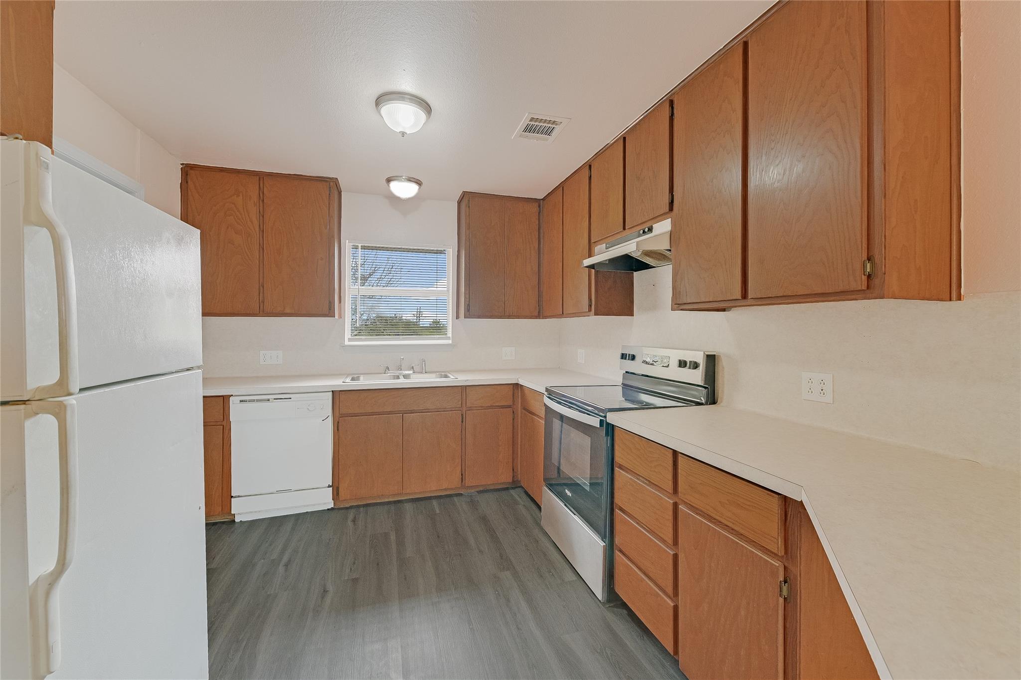 200 Creekside Trl, Kyle, TX 78640