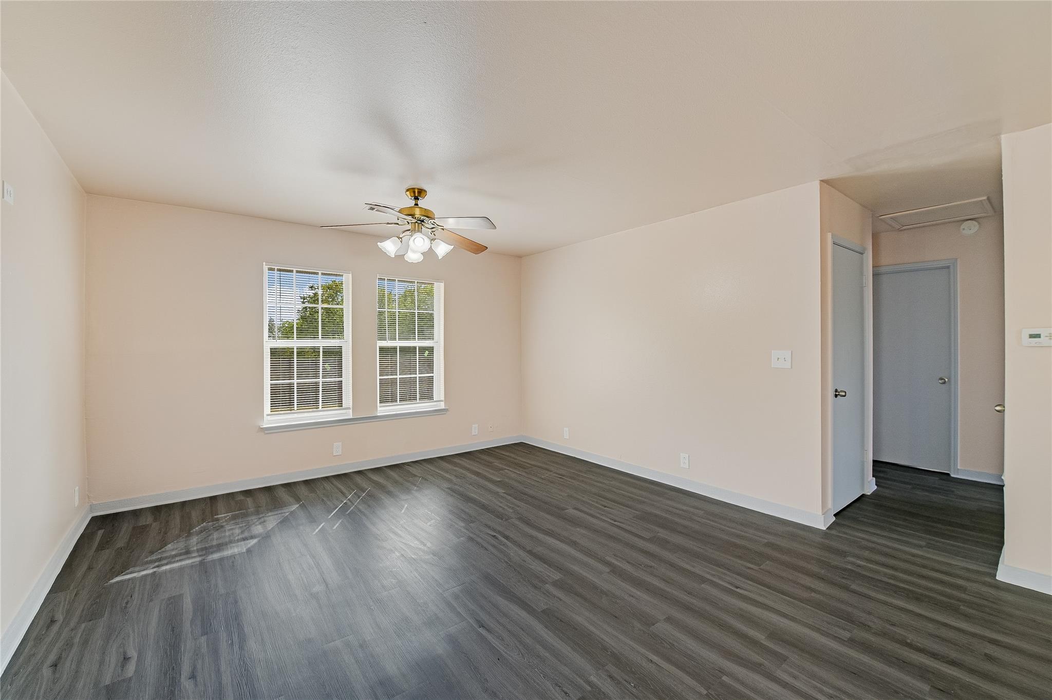 200 Creekside Trl, Kyle, TX 78640