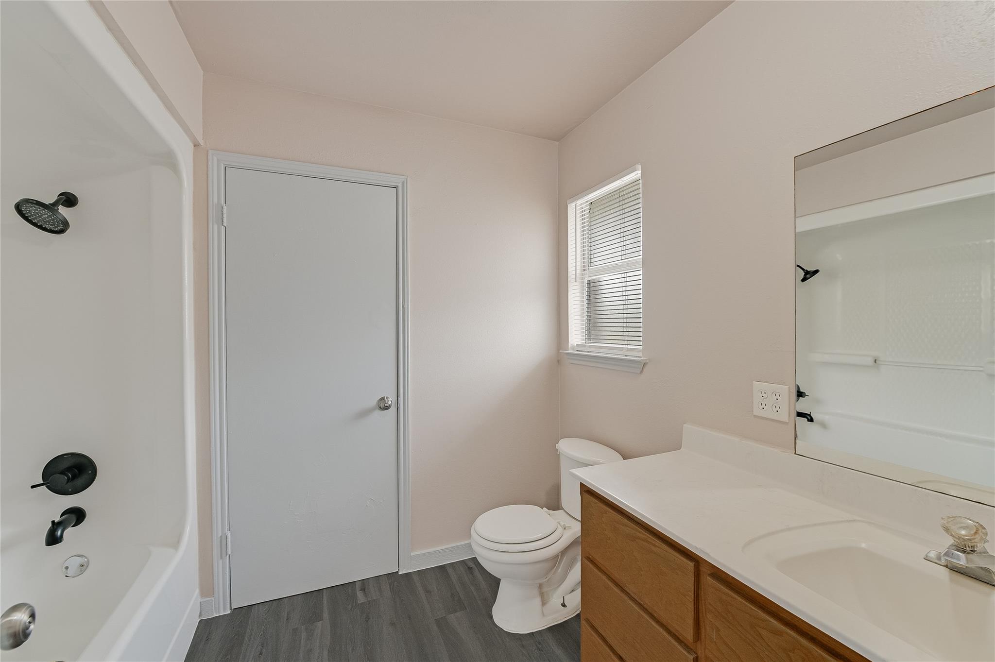 200 Creekside Trl, Kyle, TX 78640