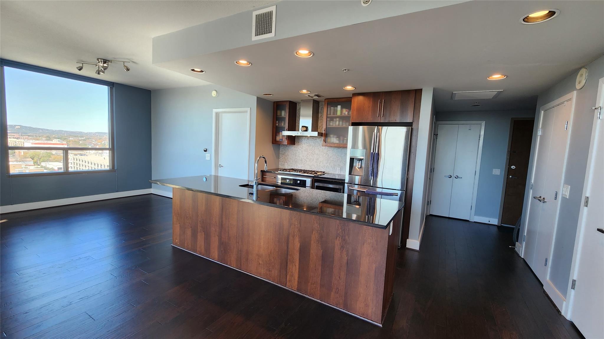 300 Bowie St # 1305, Austin, TX 78703