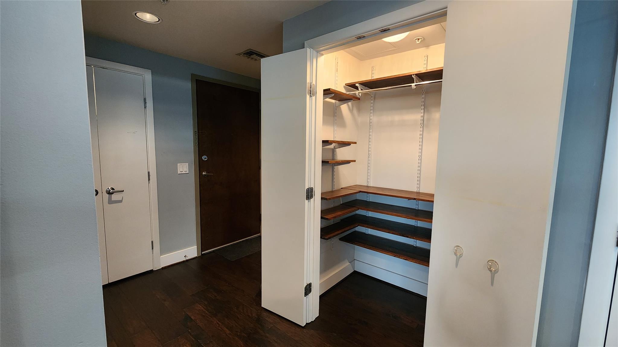 300 Bowie St # 1305, Austin, TX 78703