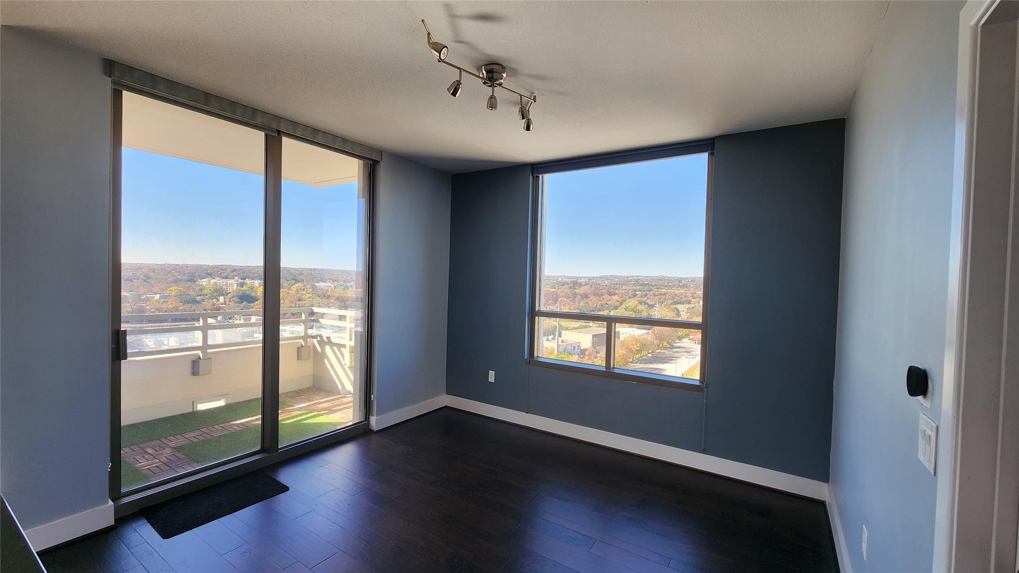 300 Bowie St # 1305, Austin, TX 78703