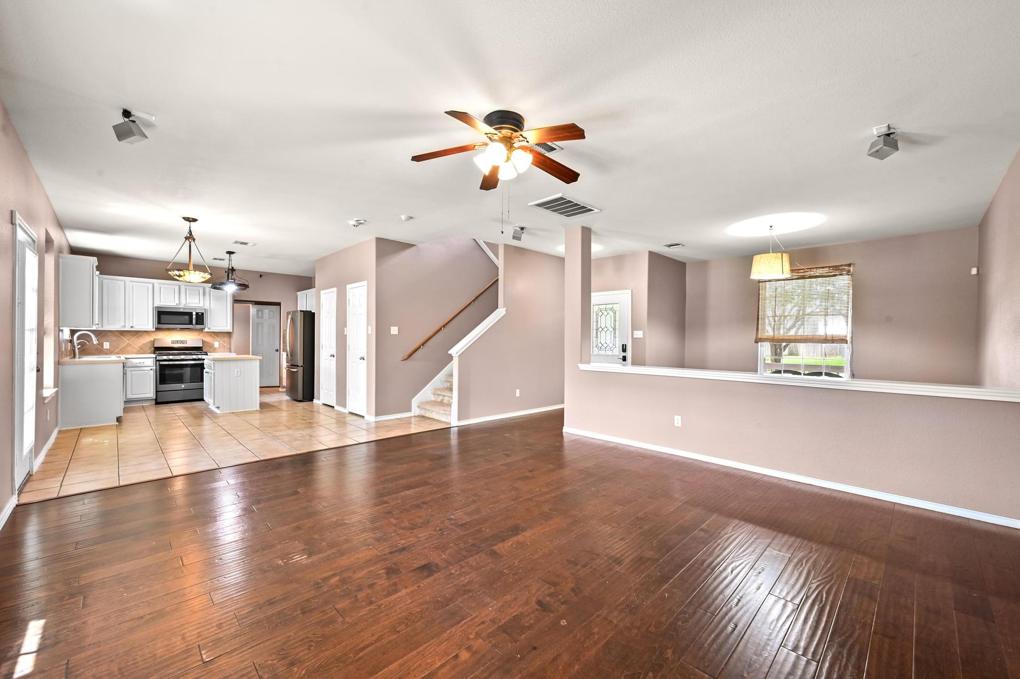 964 Hometown Pkwy, Kyle, TX 78640