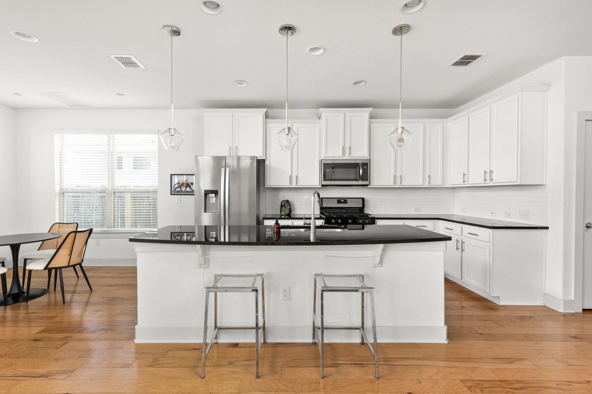 907 Totis Rd, Austin, TX 78748