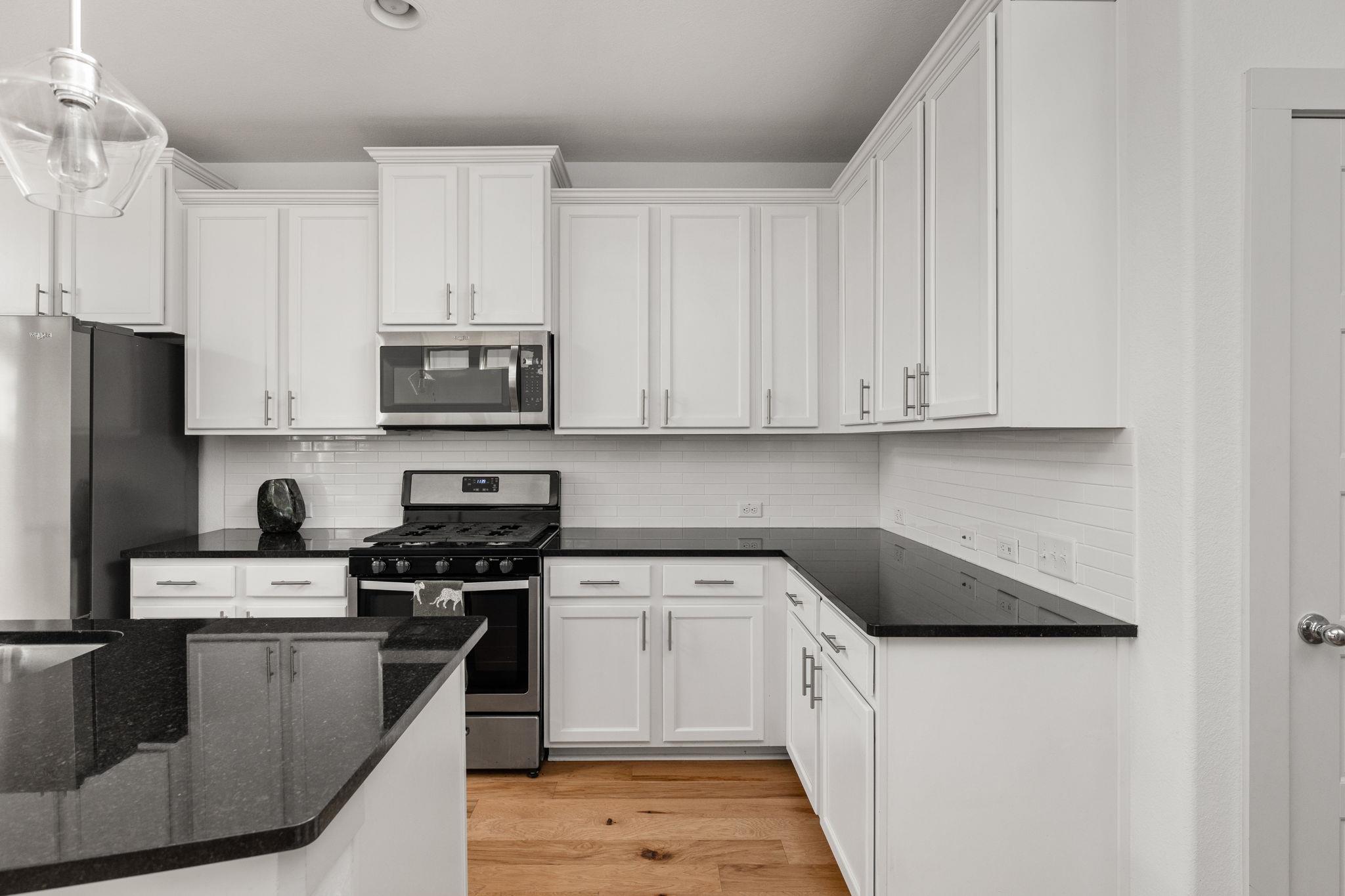 907 Totis Rd, Austin, TX 78748