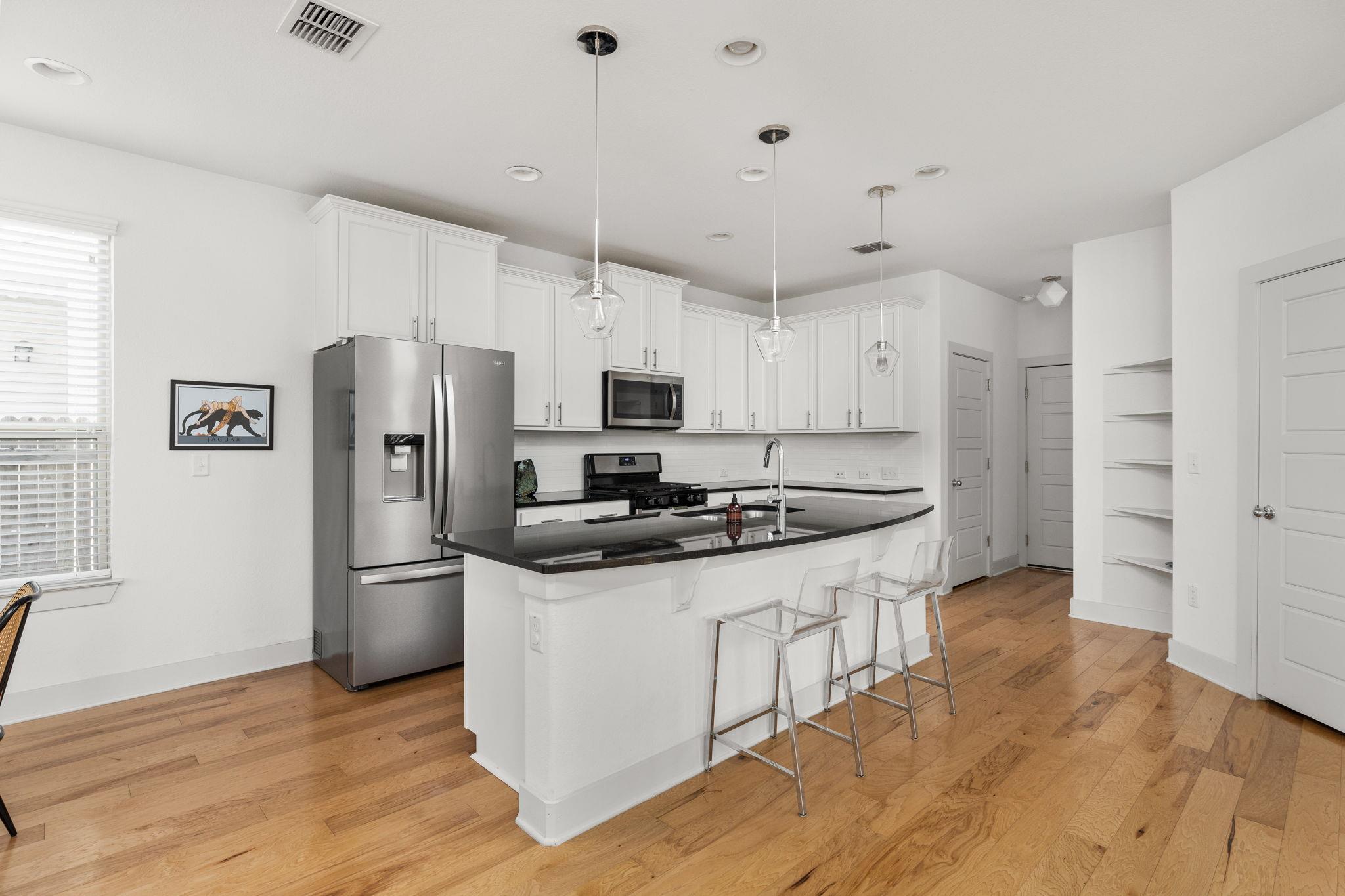 907 Totis Rd, Austin, TX 78748