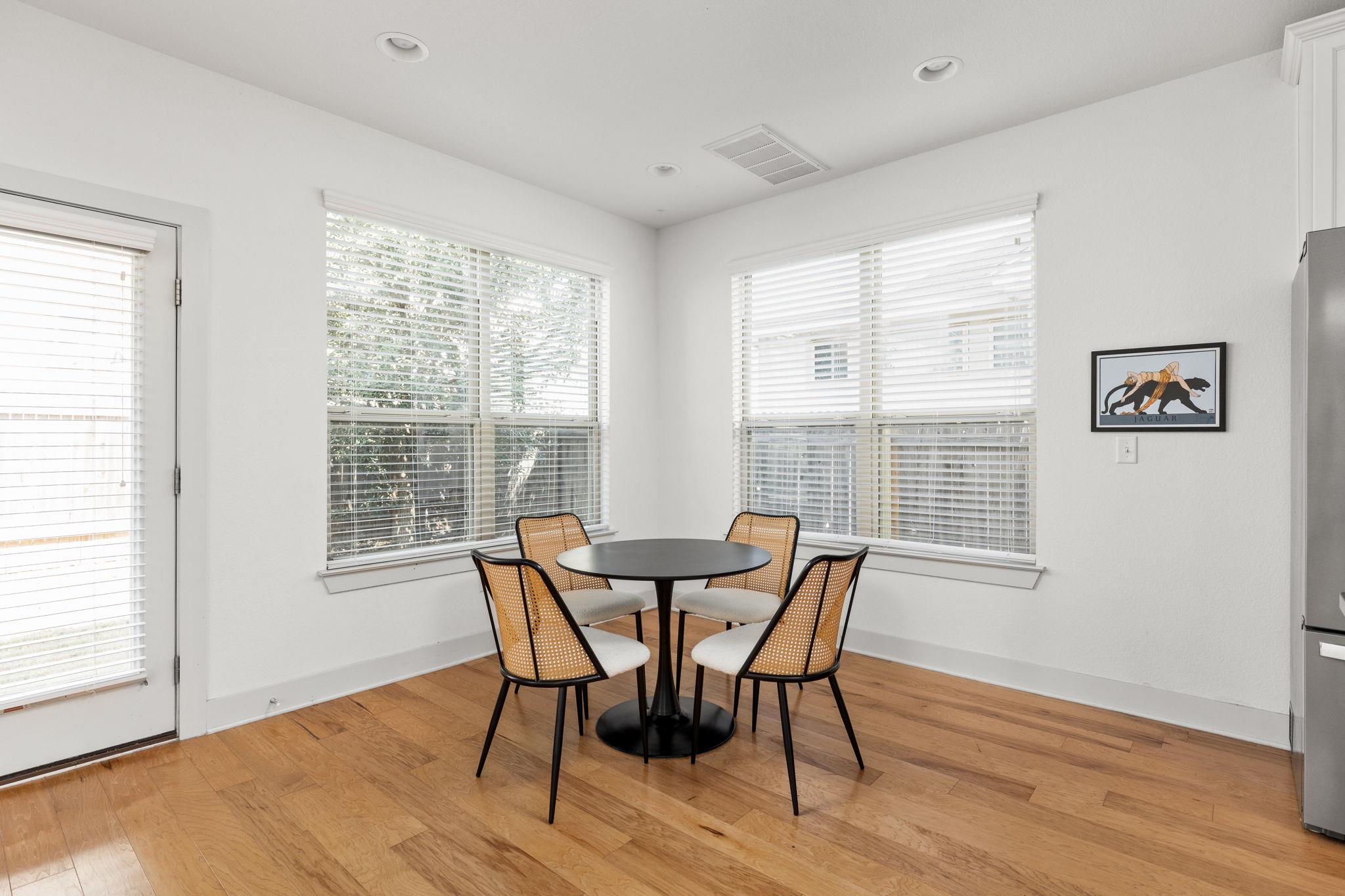 907 Totis Rd, Austin, TX 78748