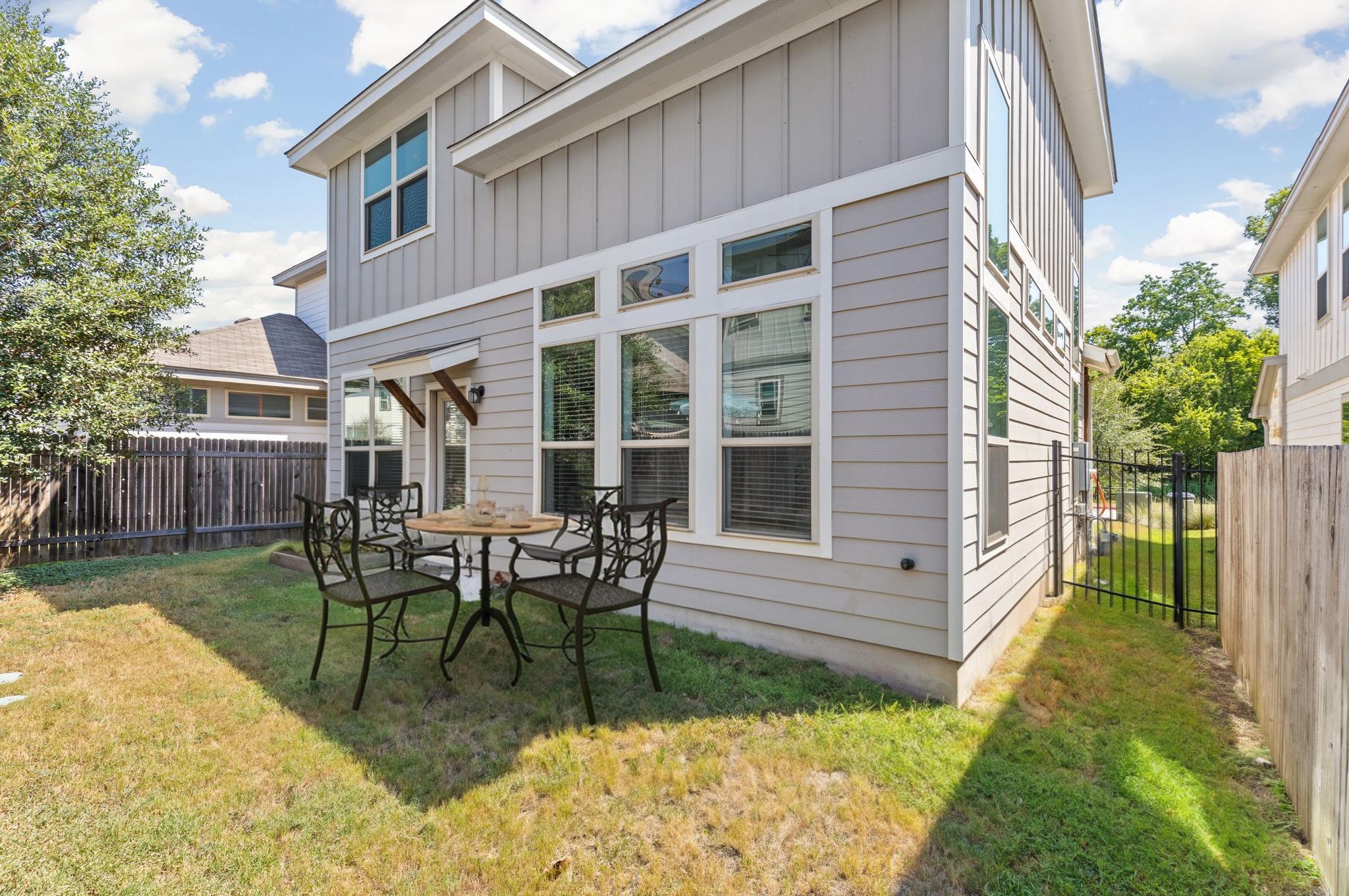 907 Totis Rd, Austin, TX 78748