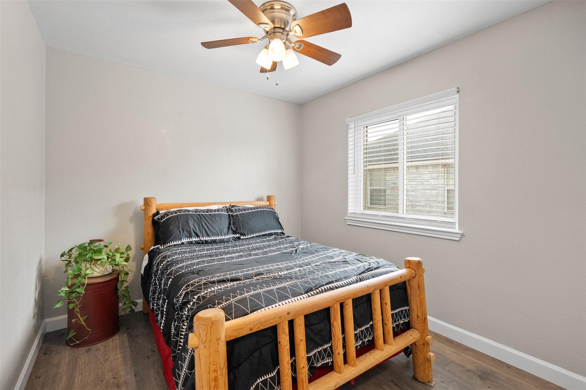 606 Los Robles Rd, Leander, TX 78641