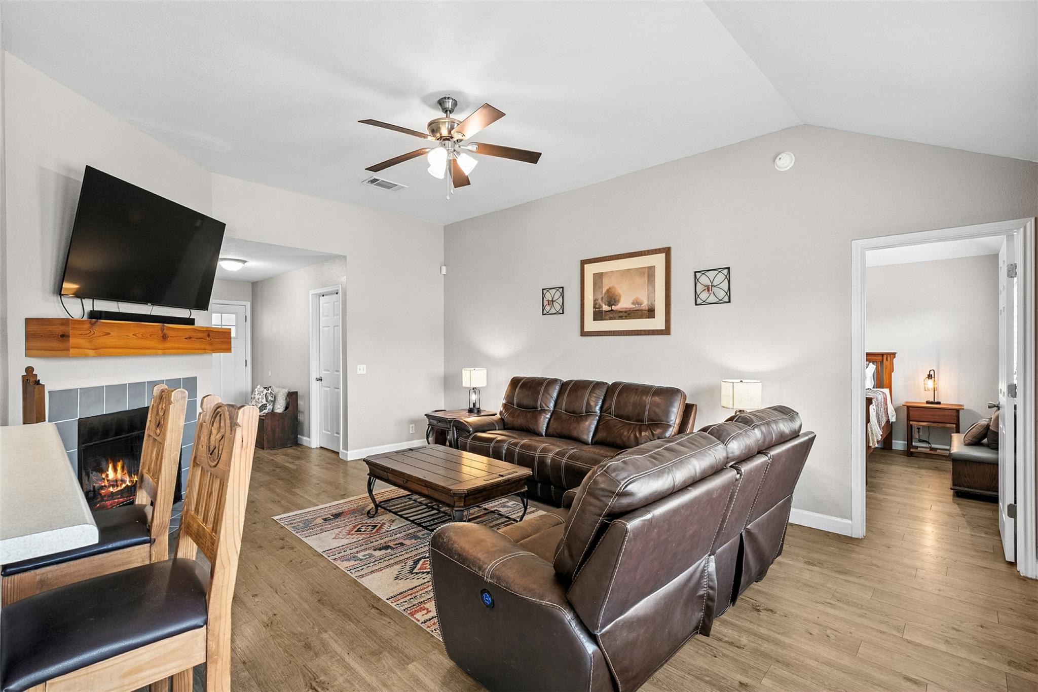 606 Los Robles Rd, Leander, TX 78641