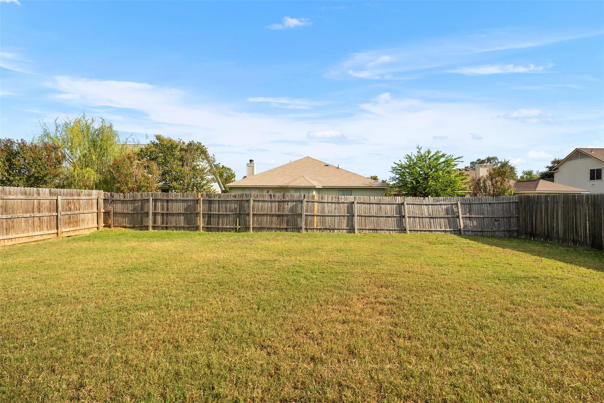 606 Los Robles Rd, Leander, TX 78641