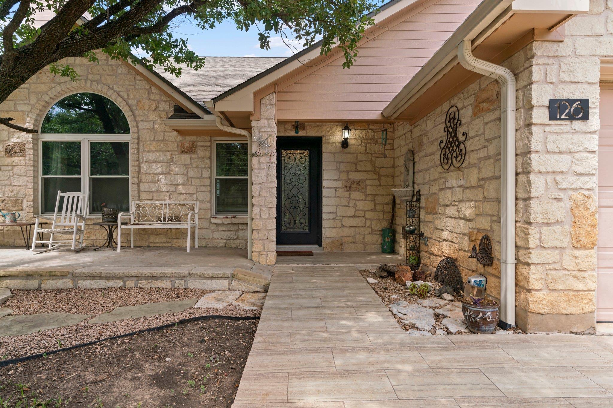 126 N Hill Cir, Leander, TX 78641