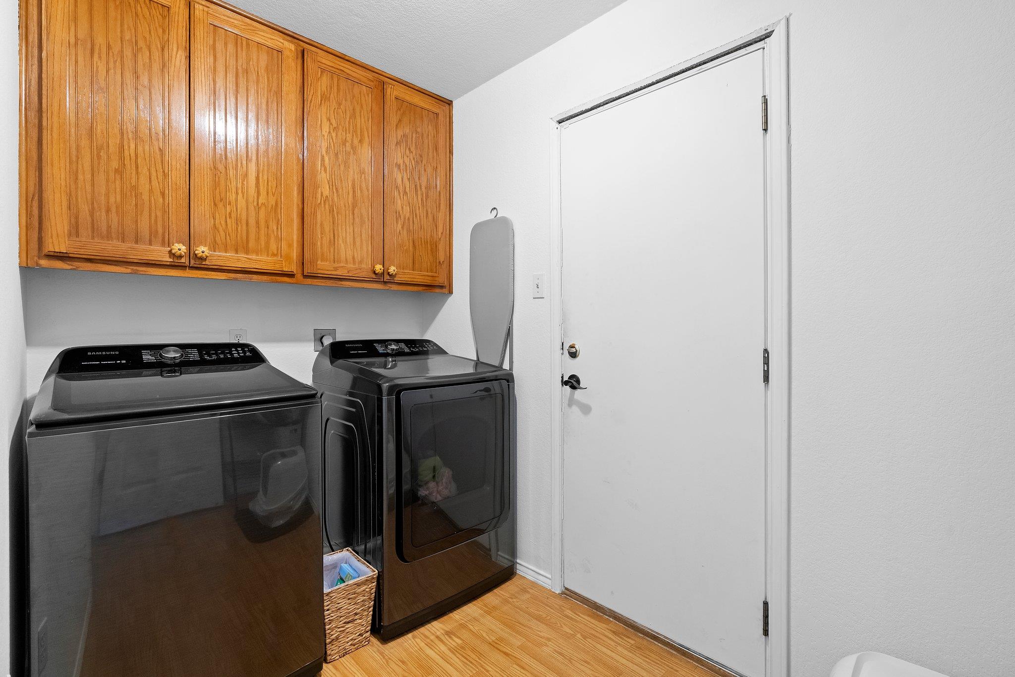 126 N Hill Cir, Leander, TX 78641