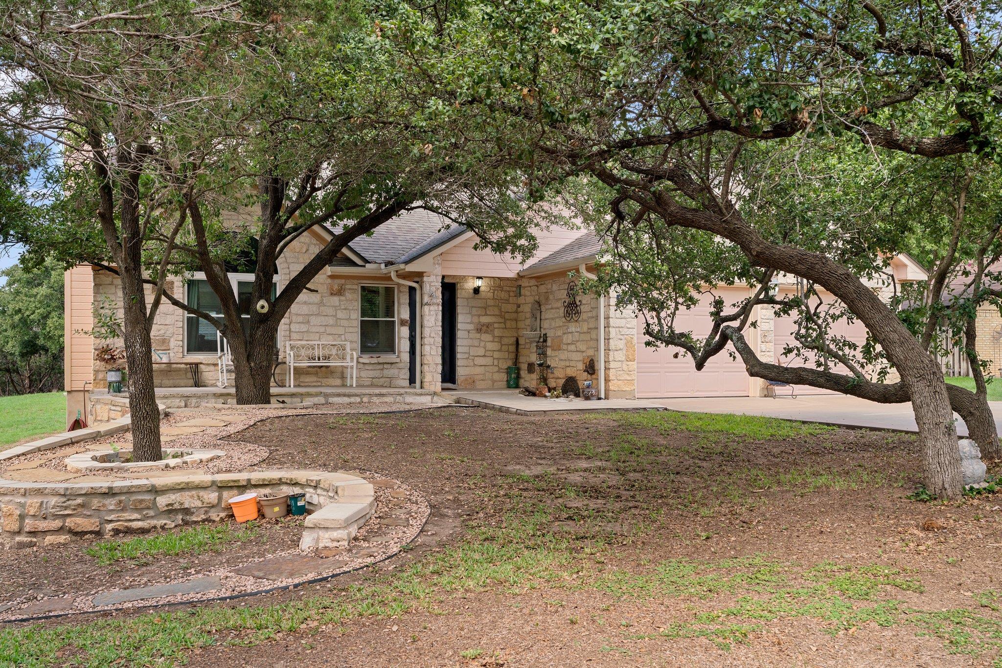 126 N Hill Cir, Leander, TX 78641
