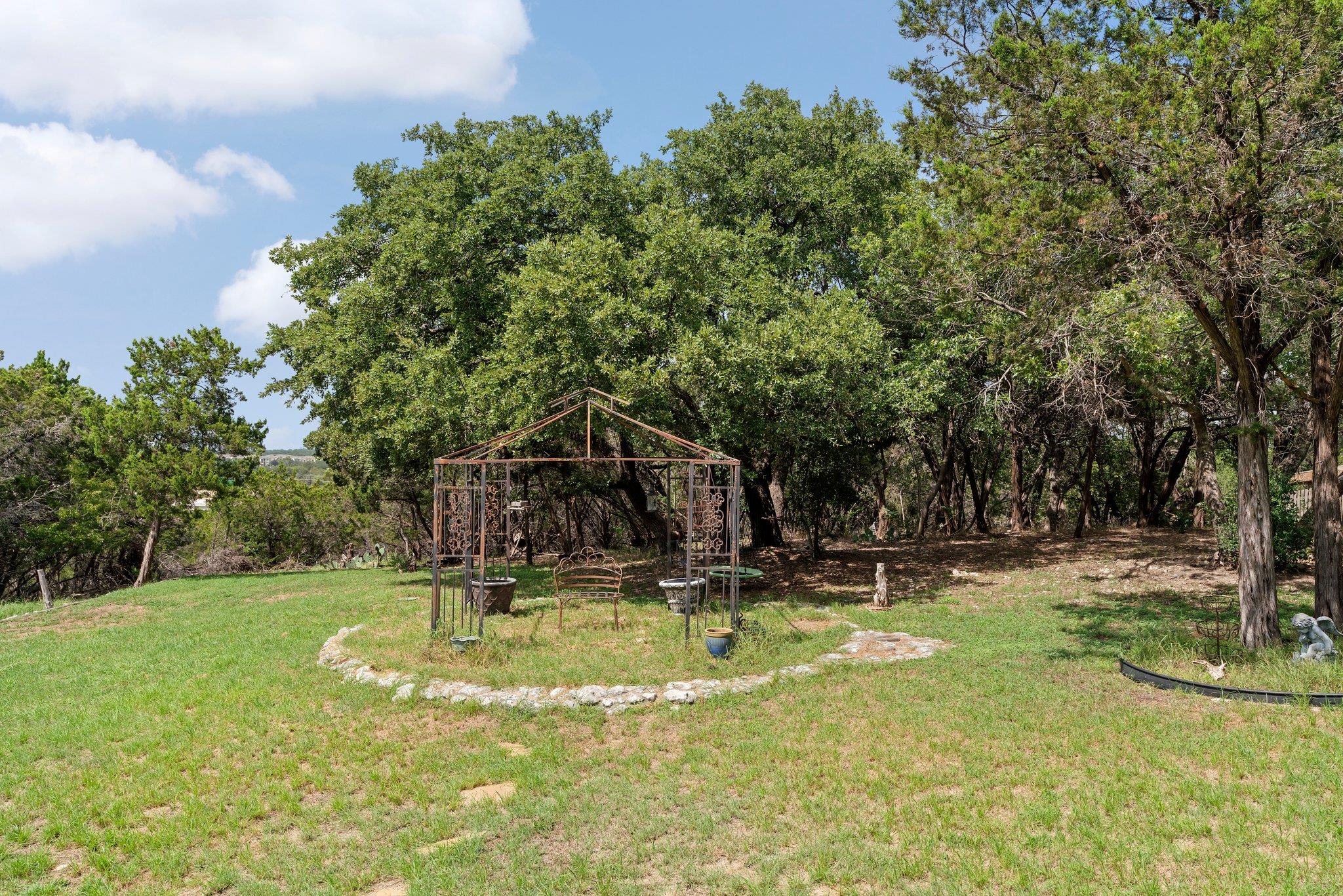 126 N Hill Cir, Leander, TX 78641