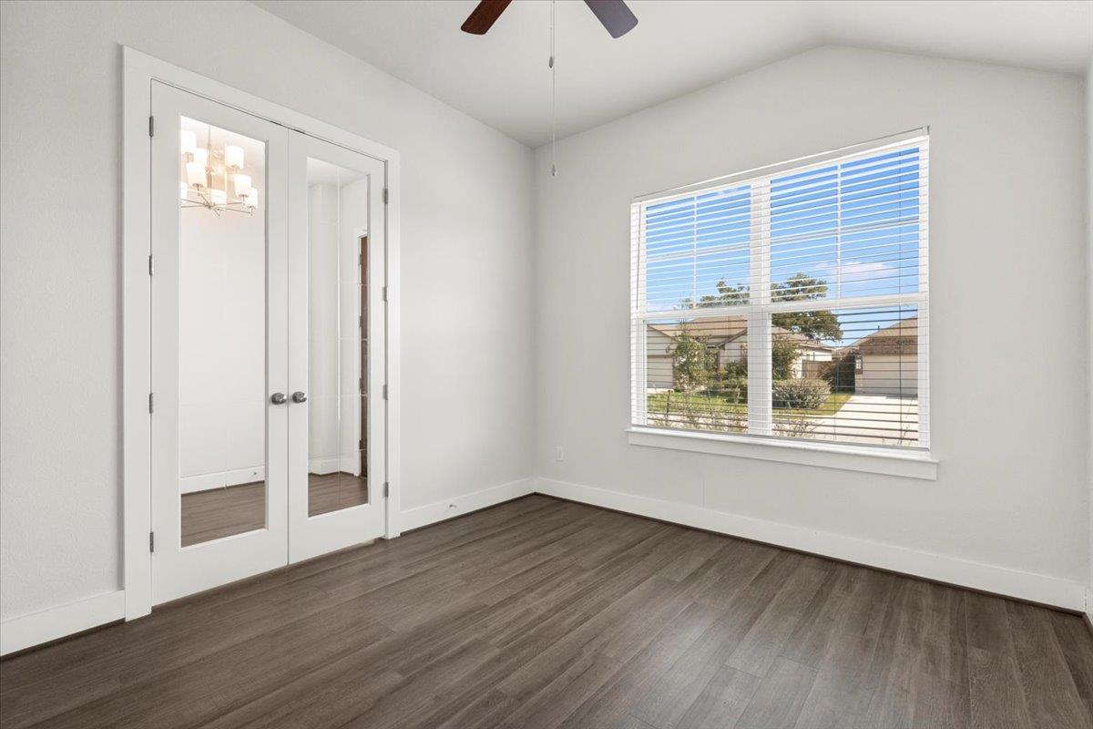 122 Patrick Herndon Dr, Bastrop, TX 78602