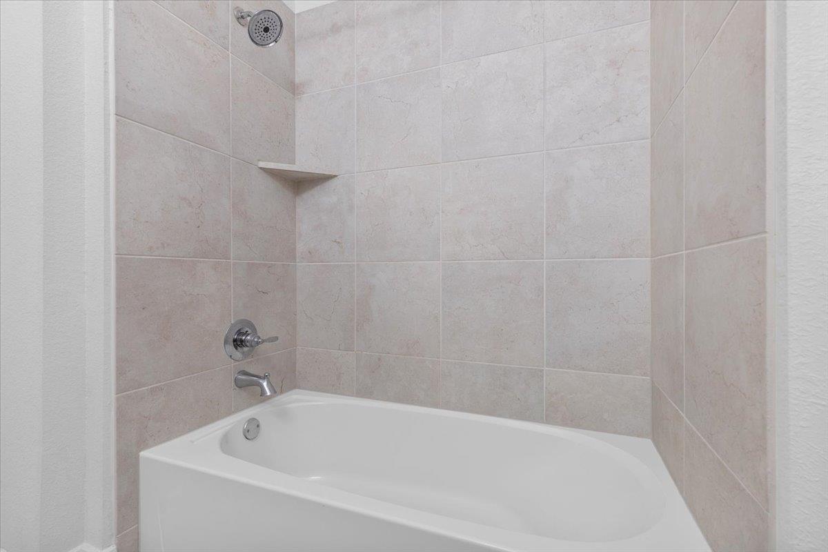 122 Patrick Herndon Dr, Bastrop, TX 78602