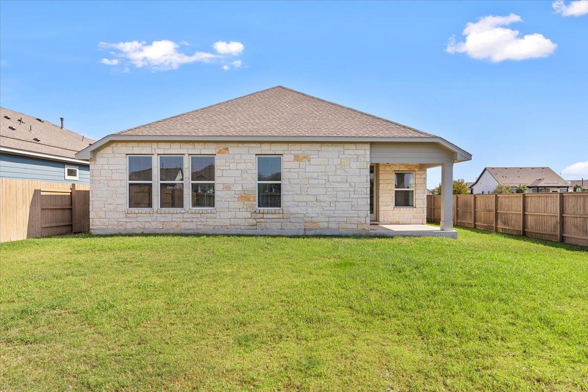 122 Patrick Herndon Dr, Bastrop, TX 78602