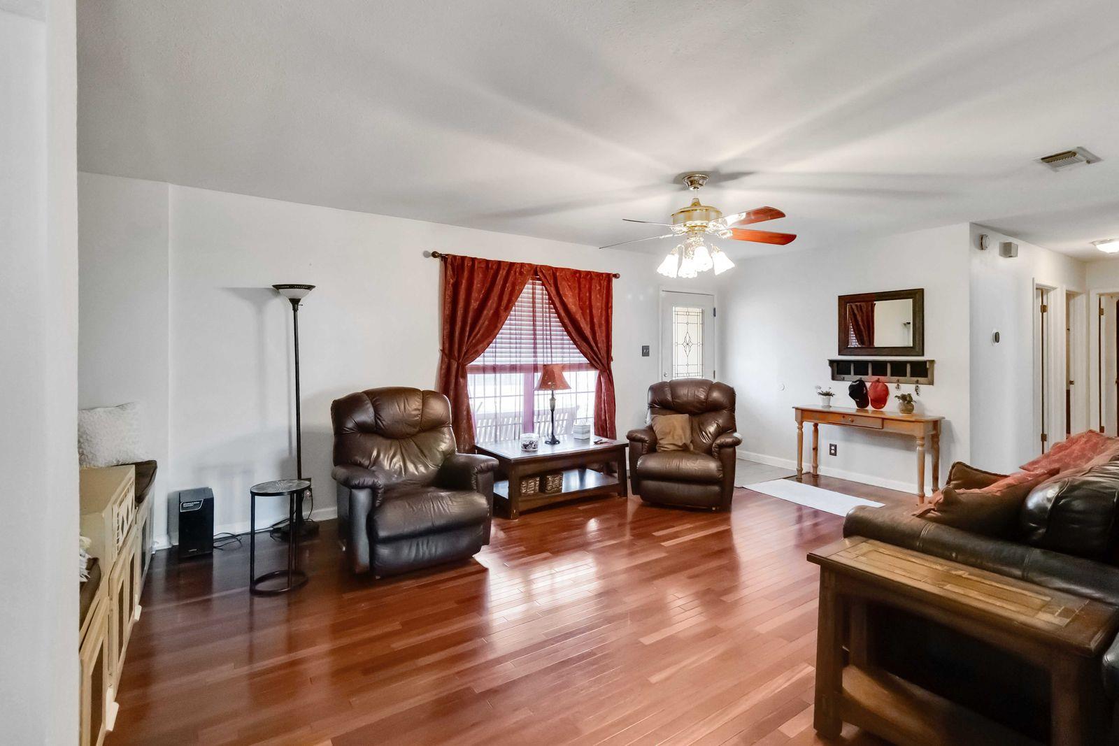 105 Jones St, Bastrop, TX 78602