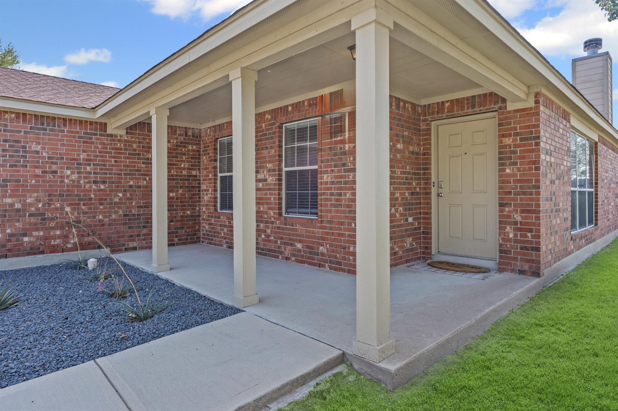 1516 Paint Brush Dr, Lockhart, TX 78644