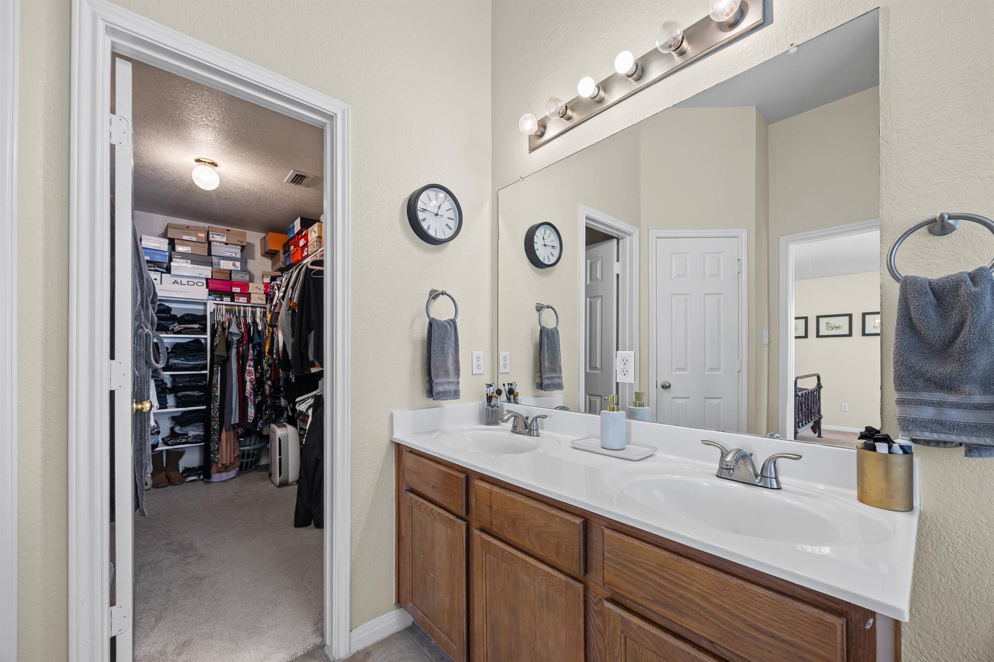 1516 Paint Brush Dr, Lockhart, TX 78644