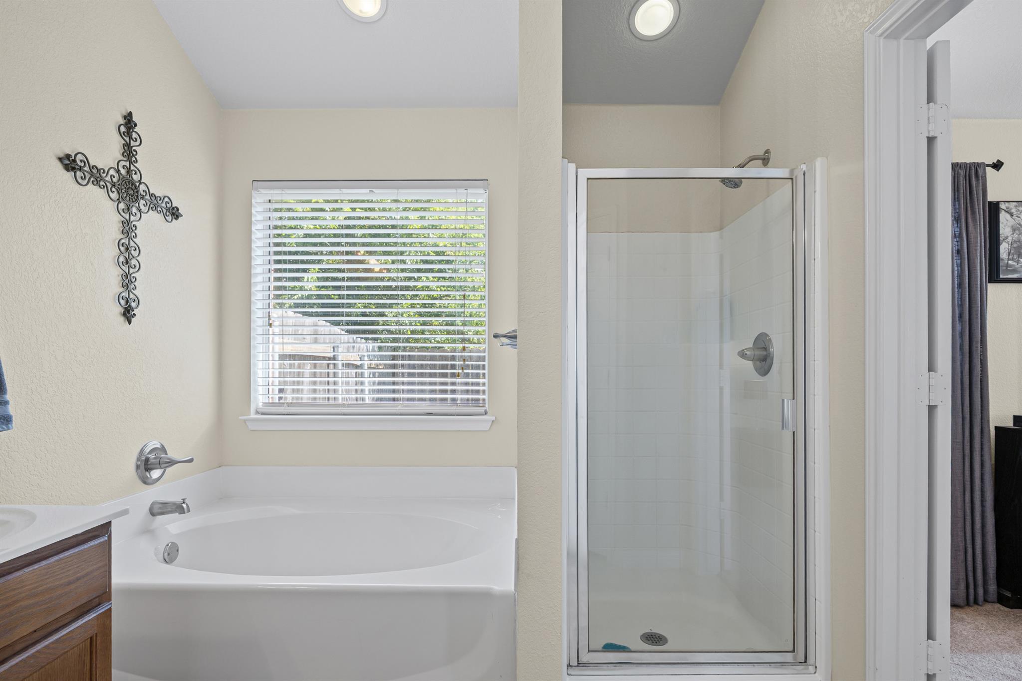 1516 Paint Brush Dr, Lockhart, TX 78644