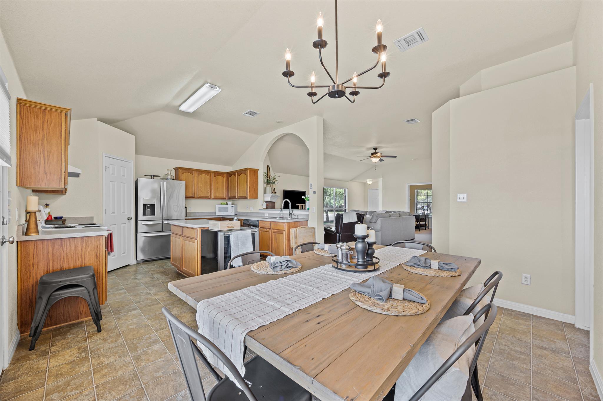 1516 Paint Brush Dr, Lockhart, TX 78644