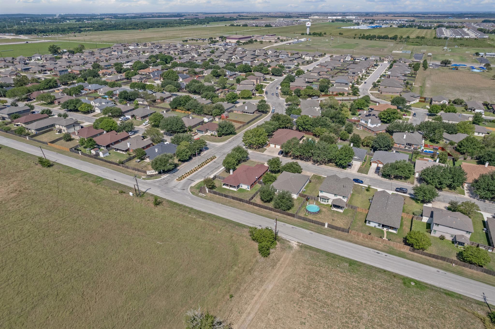 1516 Paint Brush Dr, Lockhart, TX 78644