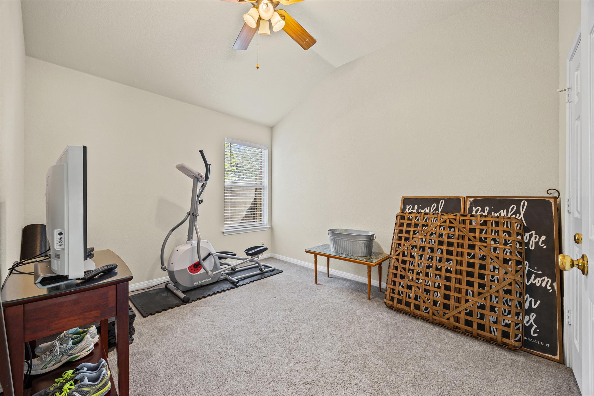 1516 Paint Brush Dr, Lockhart, TX 78644