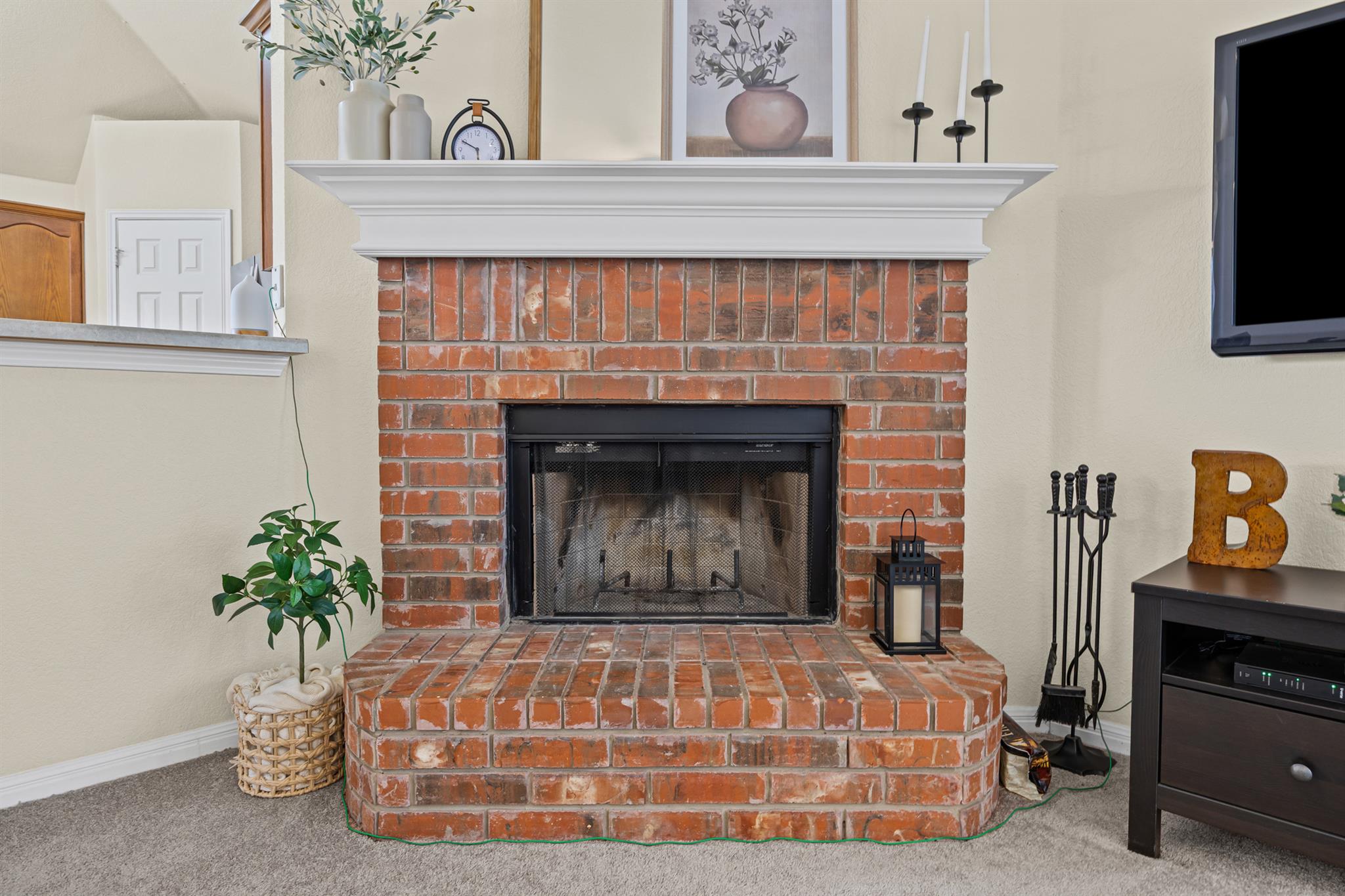 1516 Paint Brush Dr, Lockhart, TX 78644