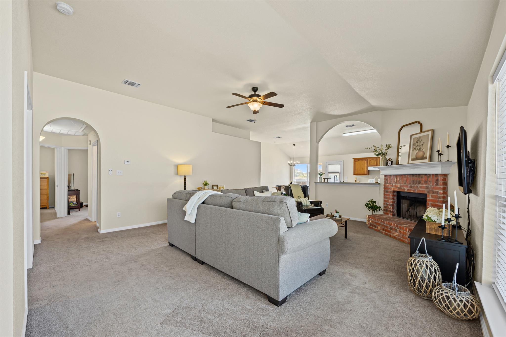 1516 Paint Brush Dr, Lockhart, TX 78644