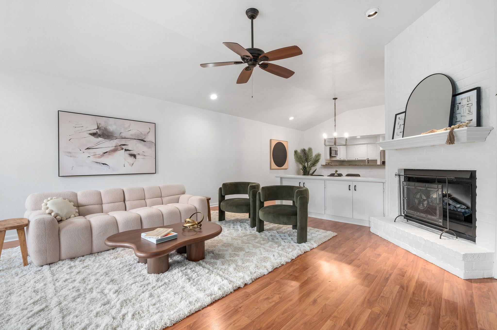 11127 Pinehurst Dr # E, Austin, TX 78747