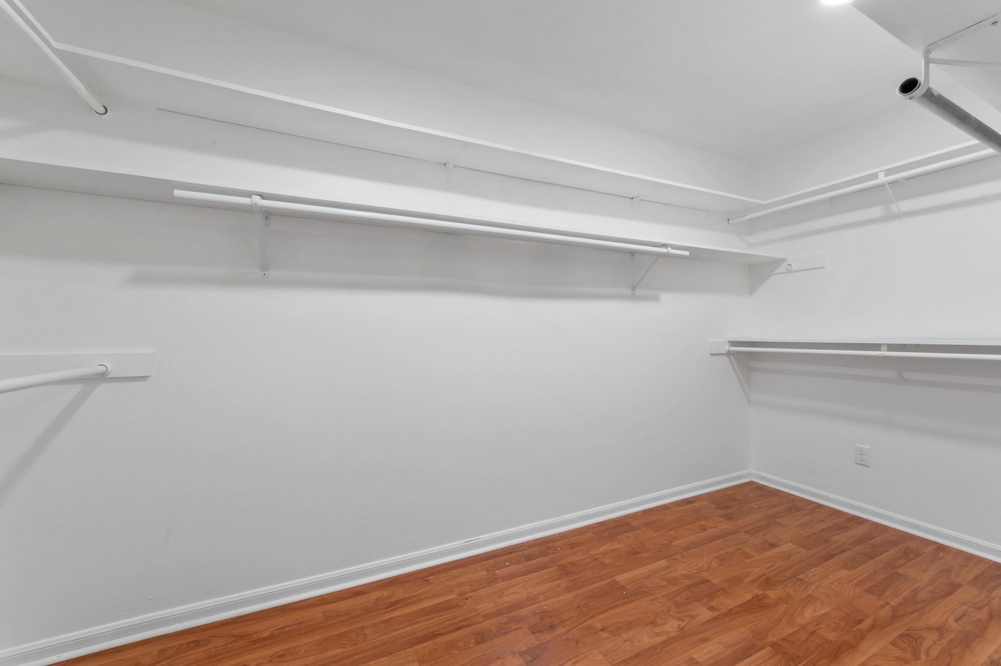 11127 Pinehurst Dr # E, Austin, TX 78747