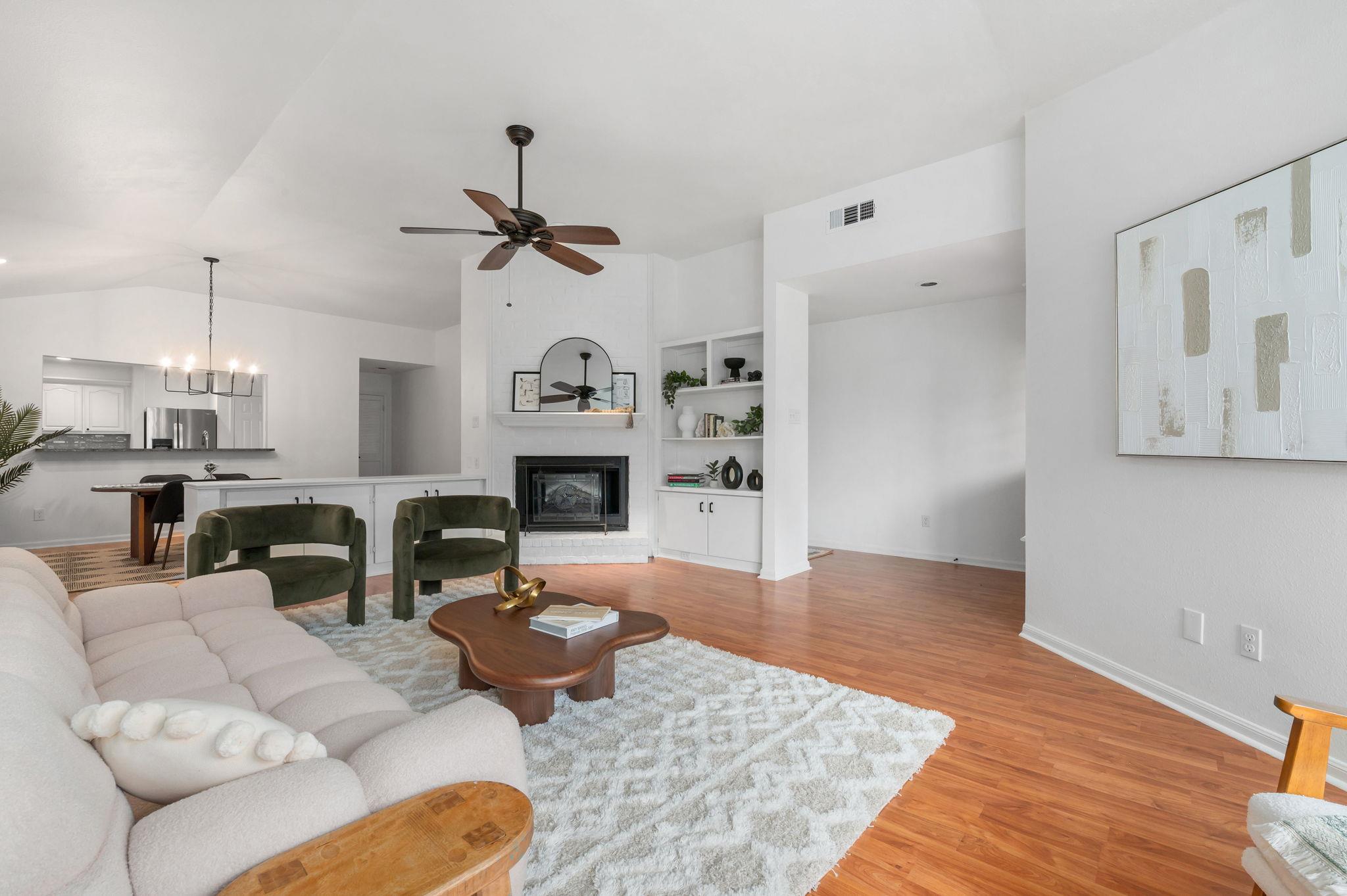 11127 Pinehurst Dr # E, Austin, TX 78747