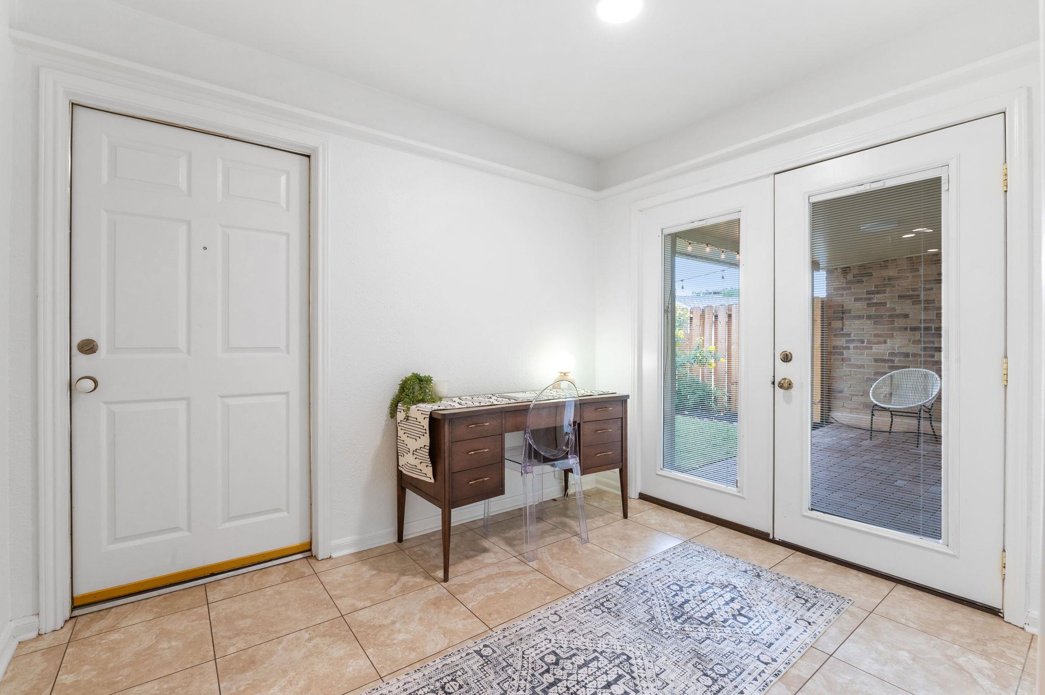 11127 Pinehurst Dr # E, Austin, TX 78747