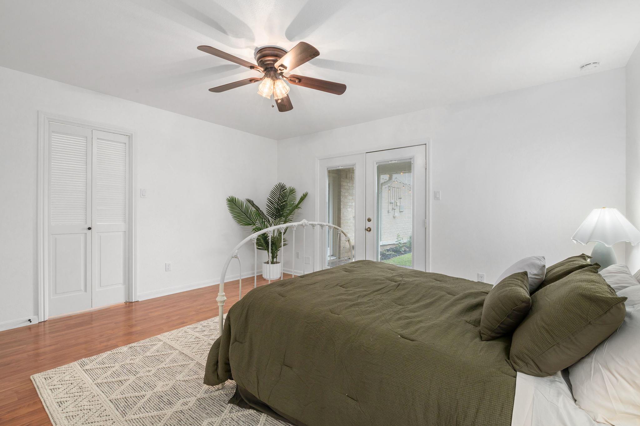 11127 Pinehurst Dr # E, Austin, TX 78747