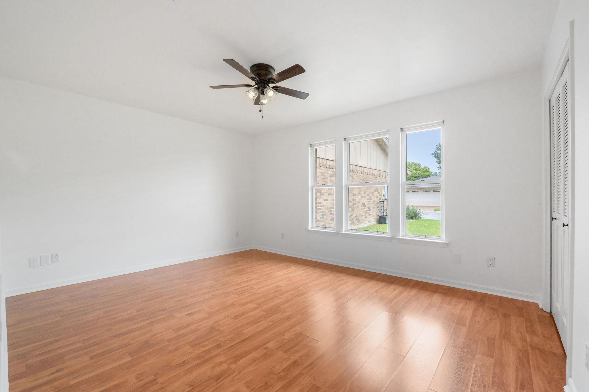 11127 Pinehurst Dr # E, Austin, TX 78747