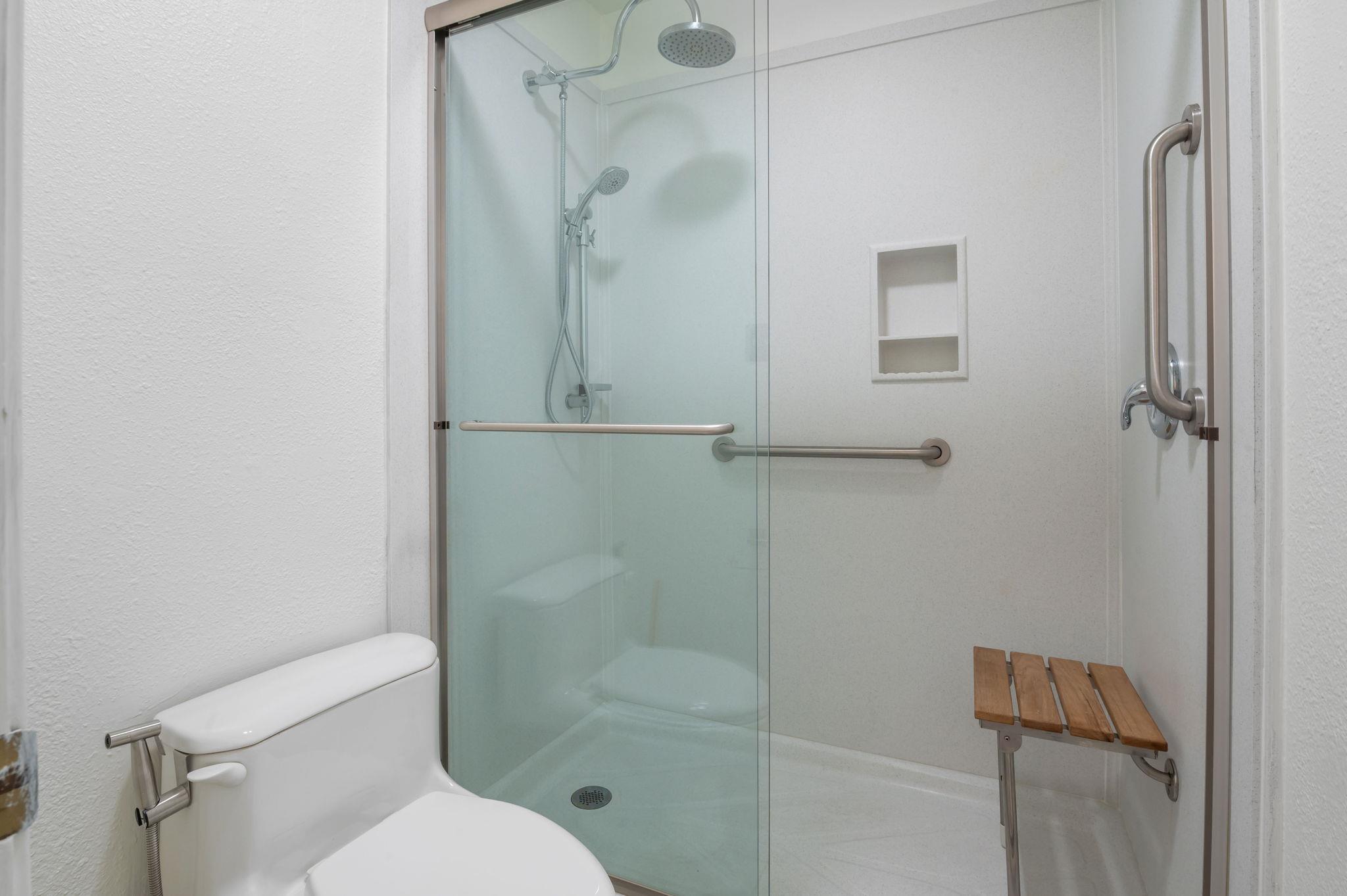 11127 Pinehurst Dr # E, Austin, TX 78747