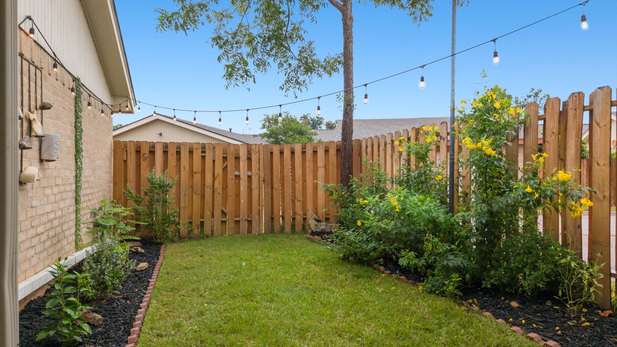 11127 Pinehurst Dr # E, Austin, TX 78747