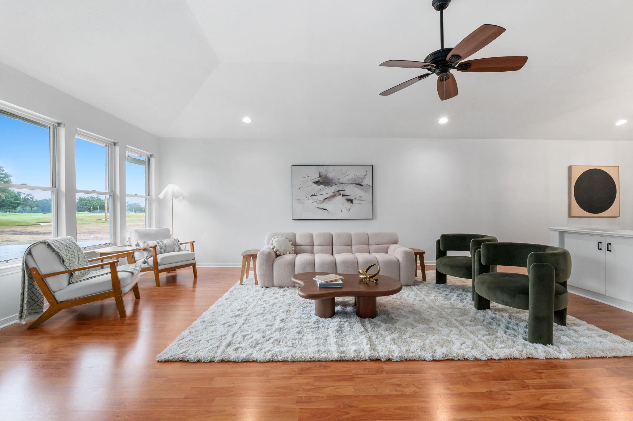 11127 Pinehurst Dr # E, Austin, TX 78747