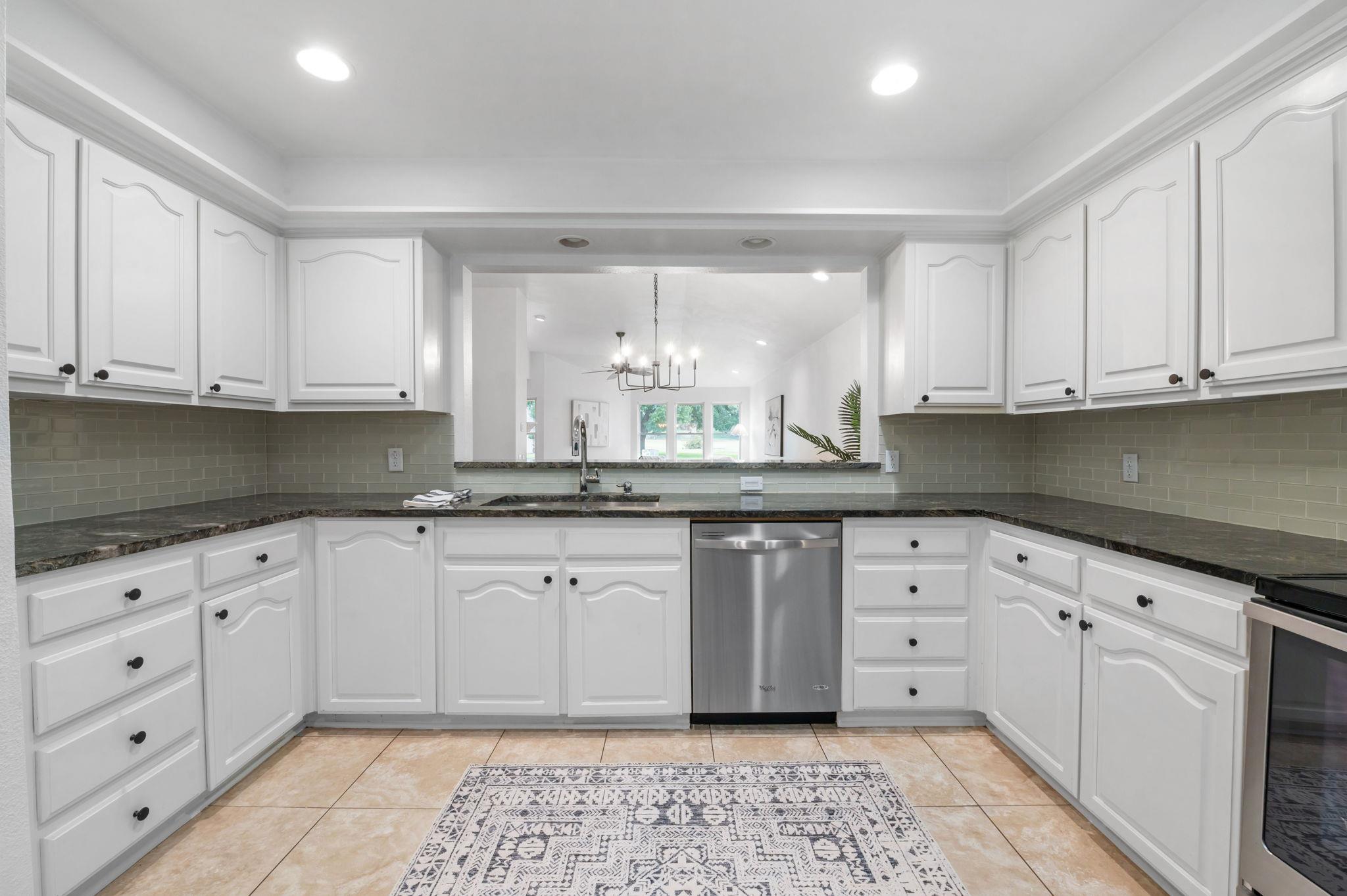 11127 Pinehurst Dr # E, Austin, TX 78747