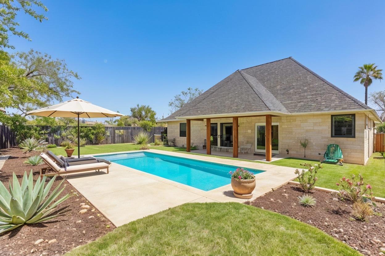 326 Coventry Rd, Spicewood, TX 78669