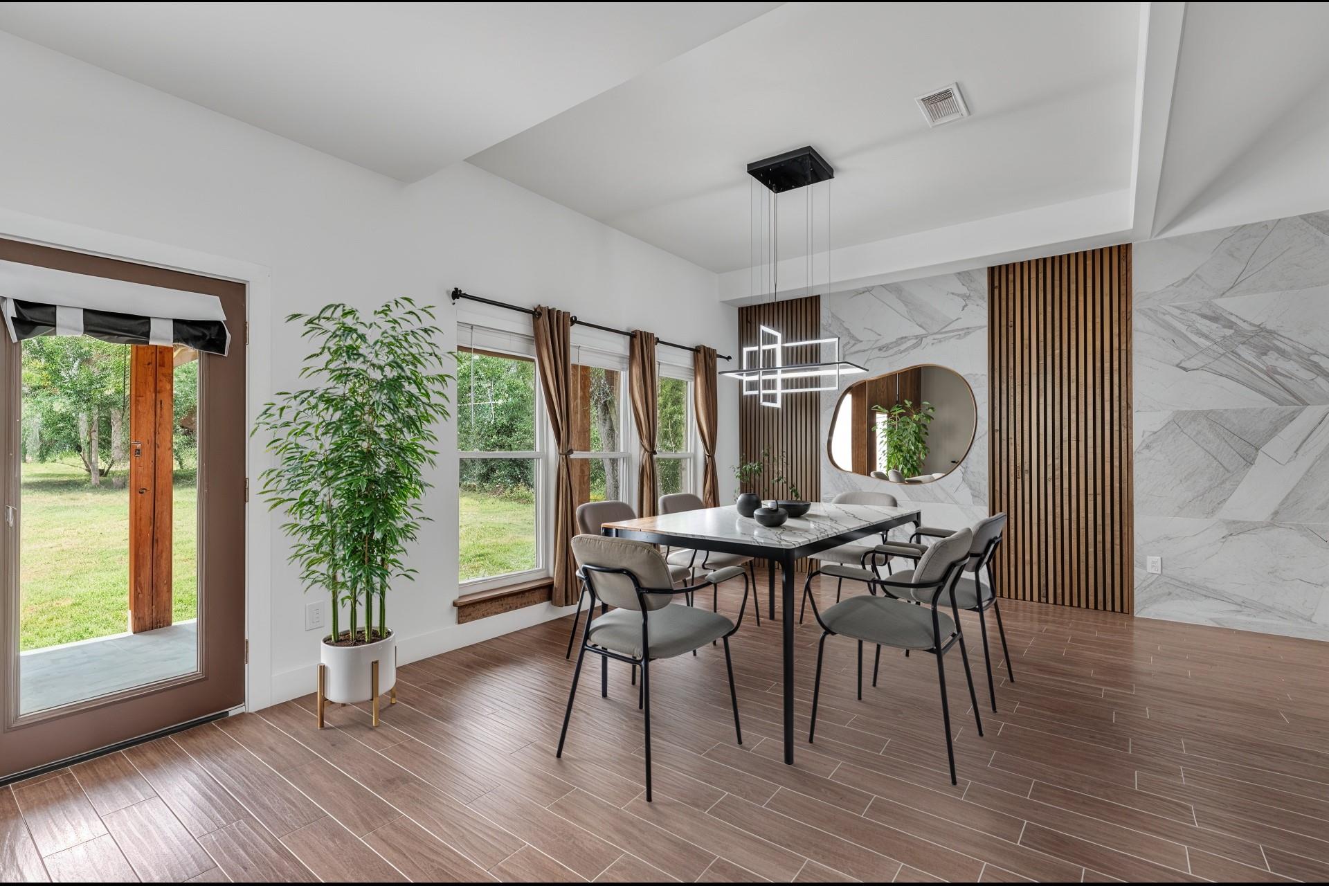 326 Coventry Rd, Spicewood, TX 78669