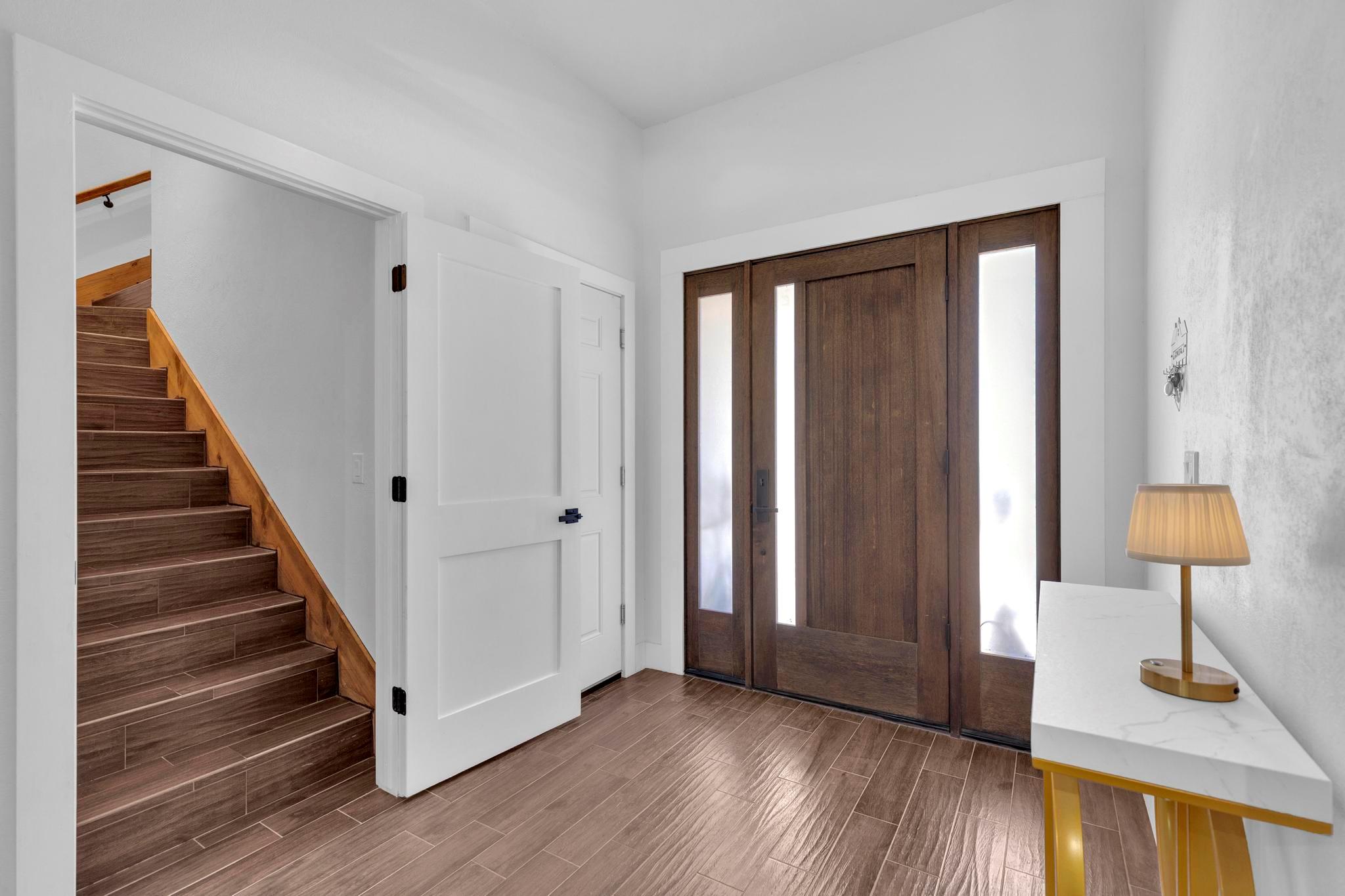 326 Coventry Rd, Spicewood, TX 78669