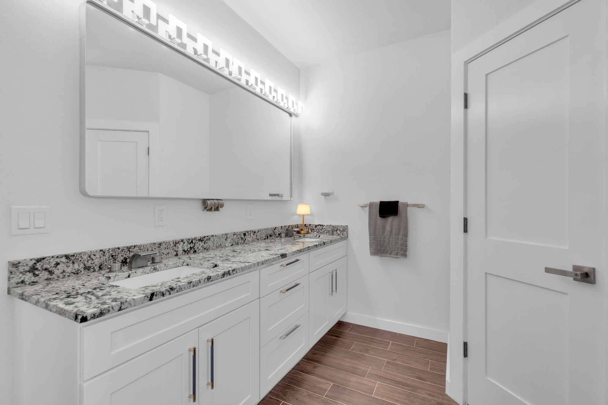 326 Coventry Rd, Spicewood, TX 78669