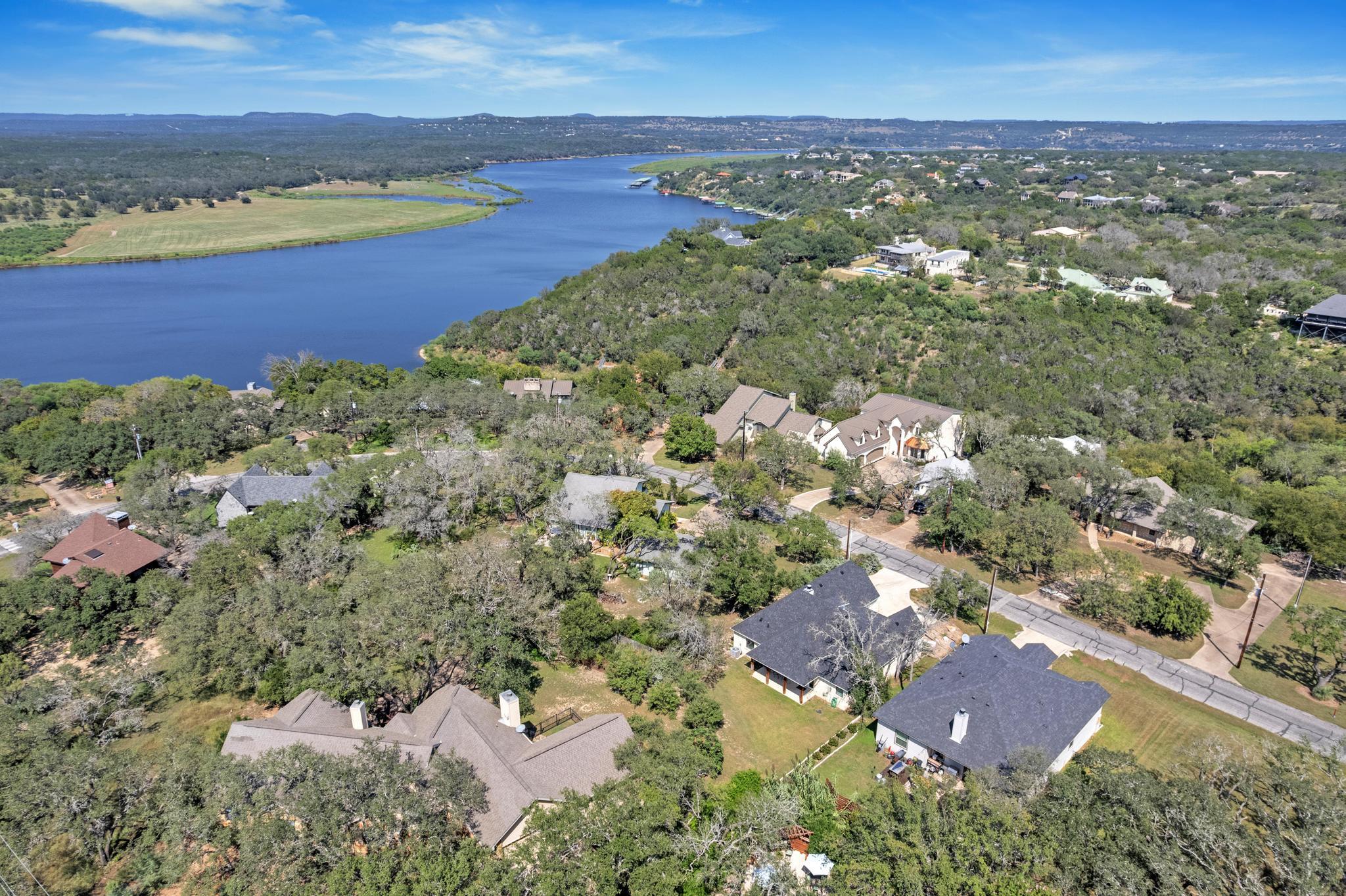 326 Coventry Rd, Spicewood, TX 78669