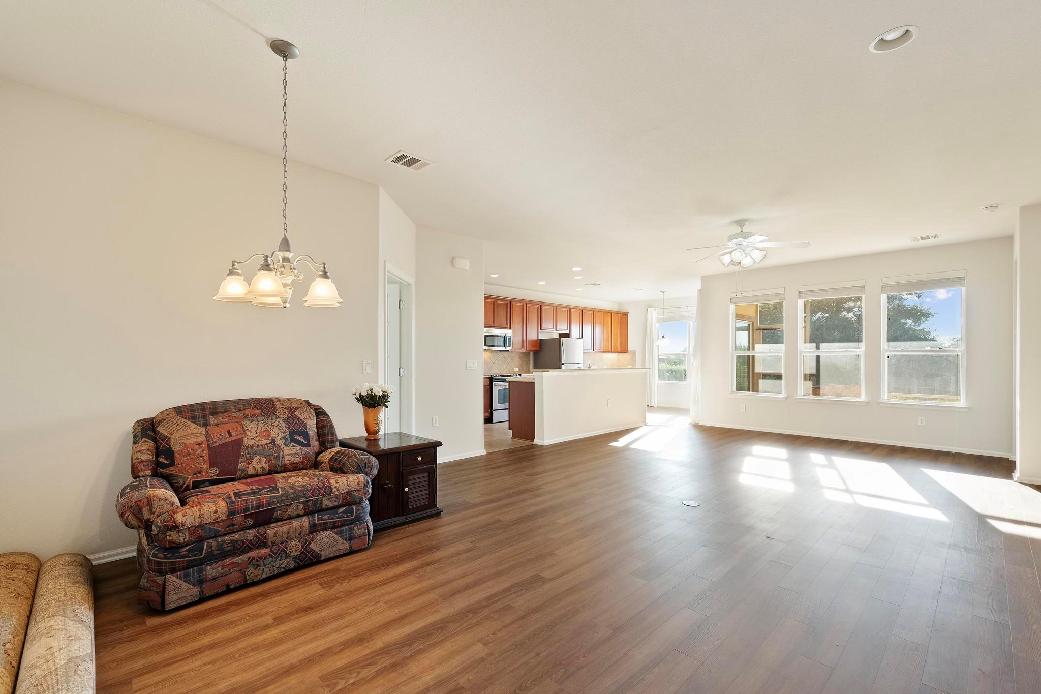 136 Prairie Creek Trl, Georgetown, TX 78633