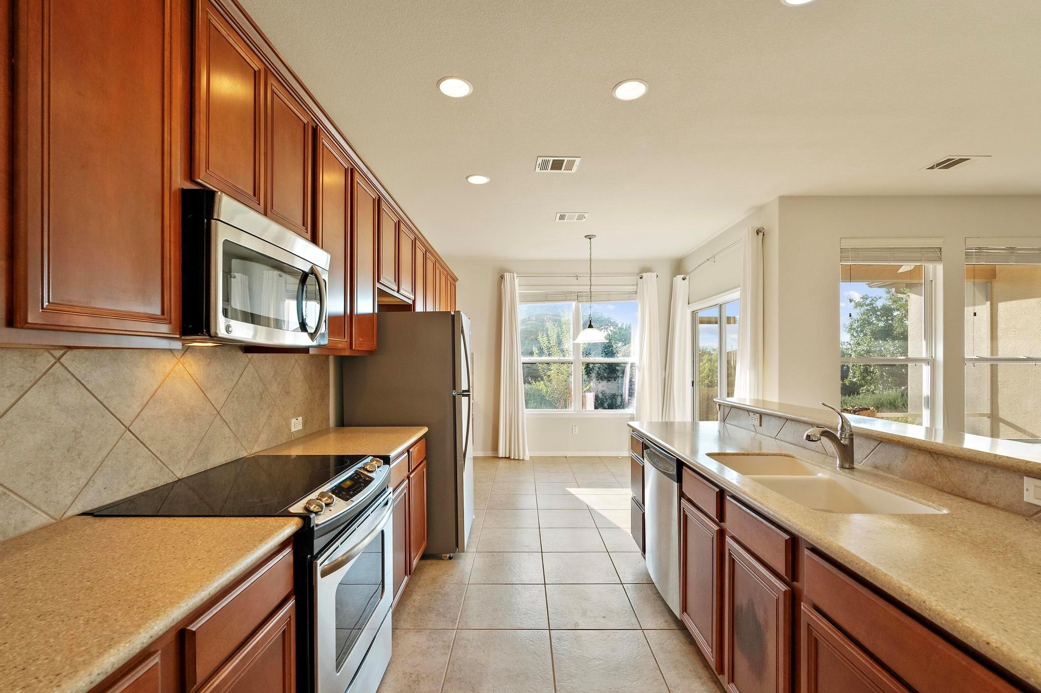 136 Prairie Creek Trl, Georgetown, TX 78633